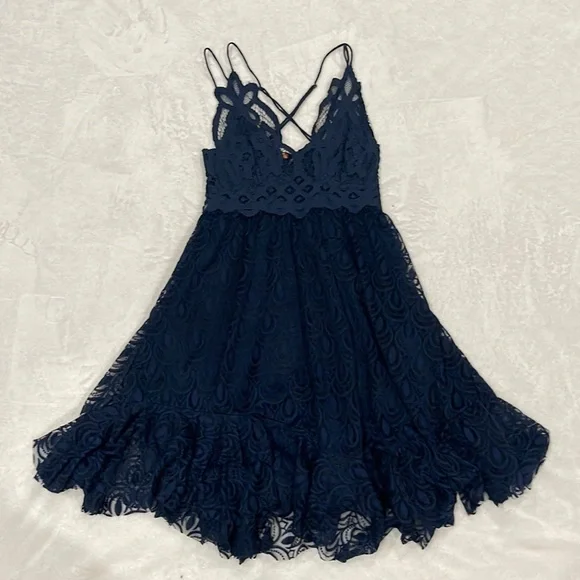 FREE PEOPLE Adella bralette slip dress Size XS New without tags. Navy blue Lace. - Picture 2 of 11